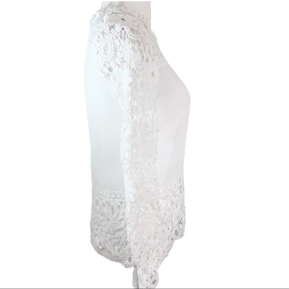 🎀White Sheer / Crochet Floral Dressy Top - Picture 6 of 8